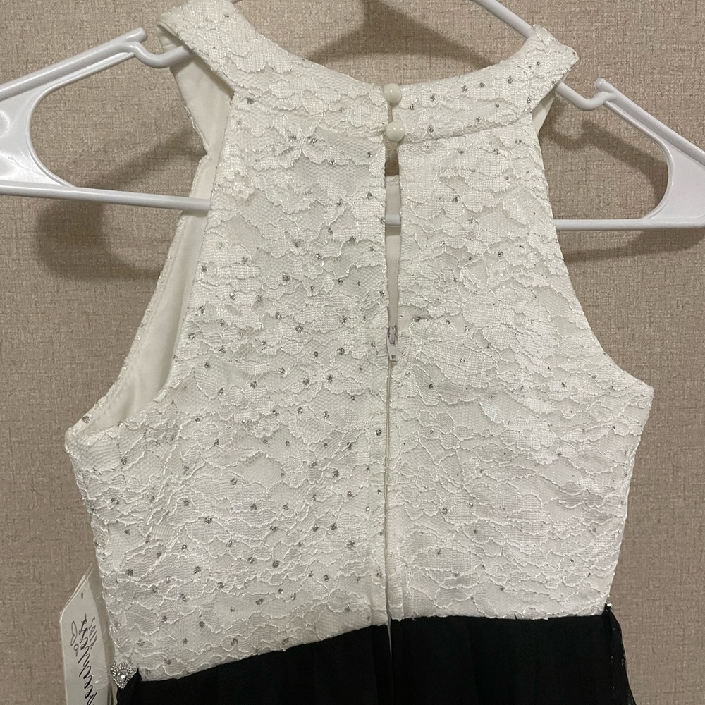 Dress - Picture 4 of 7